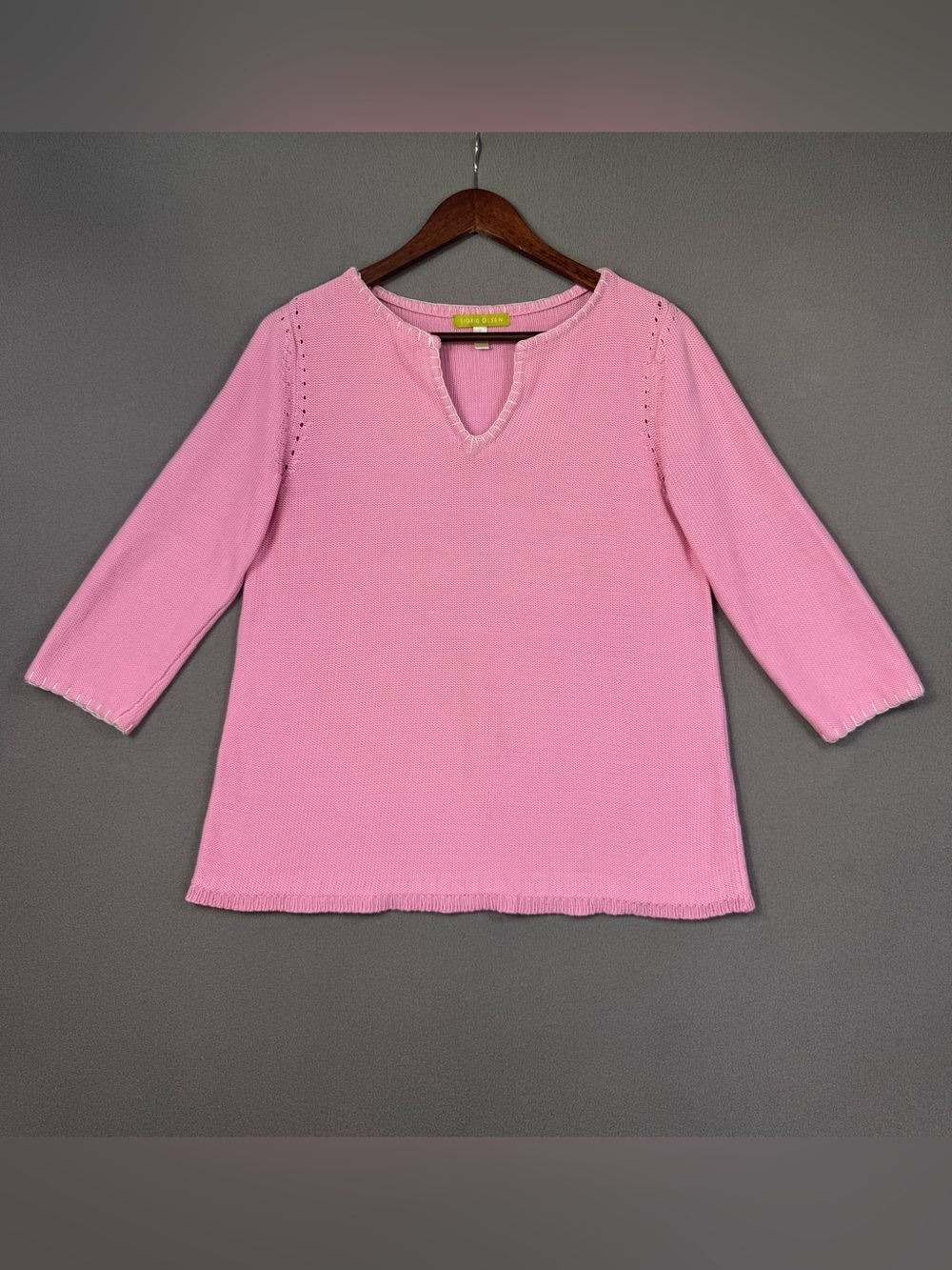 Sigrid Olsen Pink 3/4 Sleeve V-Neck Knit Top, Hem and Neckline Detail, Medium
